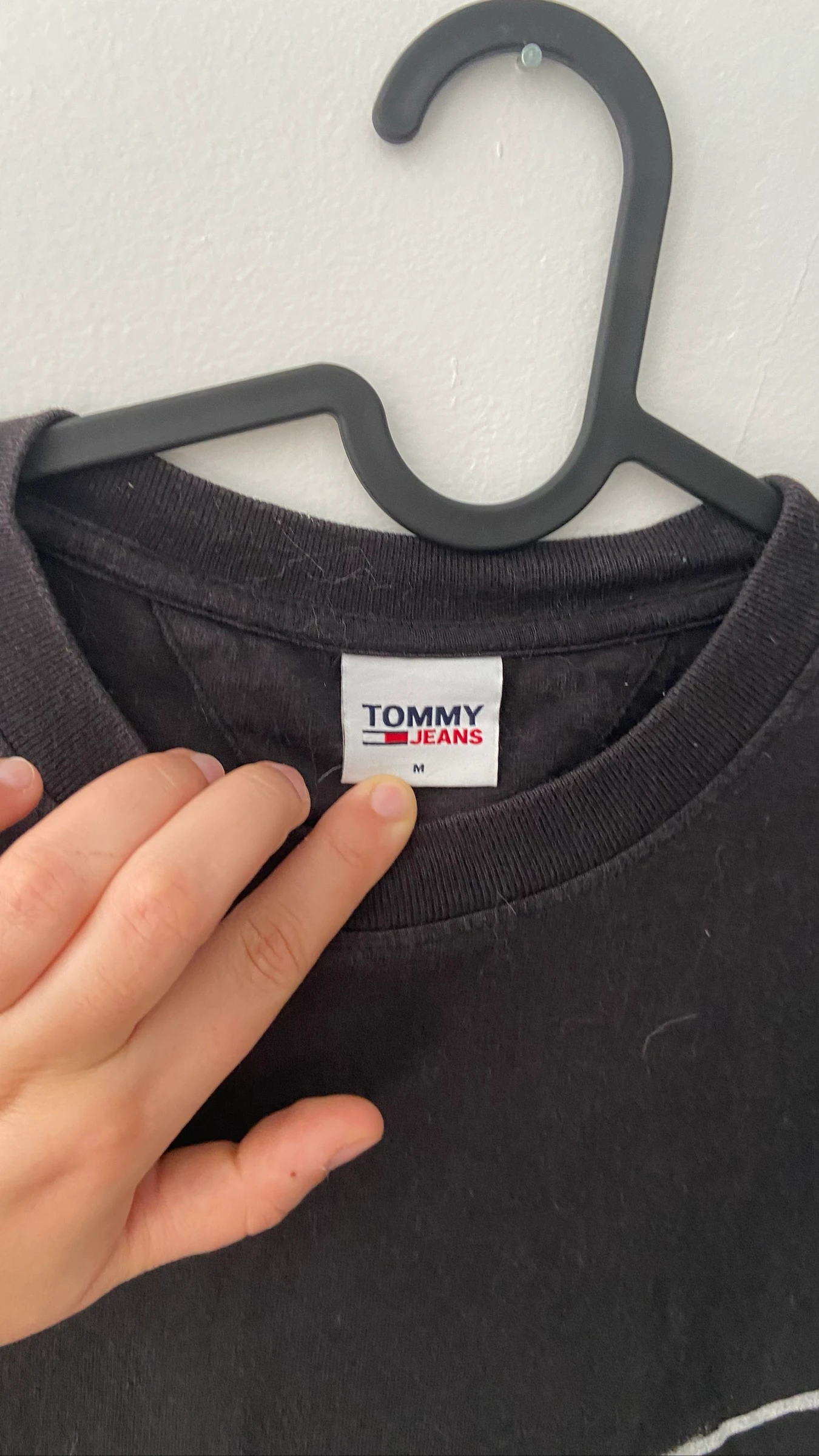 T-shirt Tommy Jean Preto Estado perfeito – photo 3